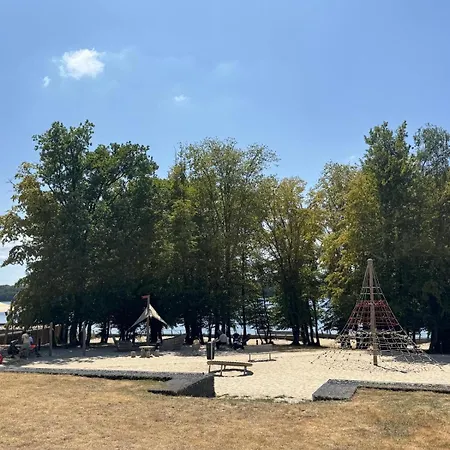 Le Vue Lac, De L'eau D'heure