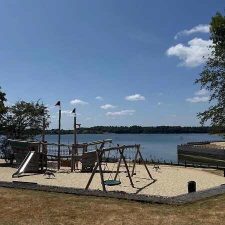 Le Vue Lac, De L'eau D'heure Aldeamento Turístico *